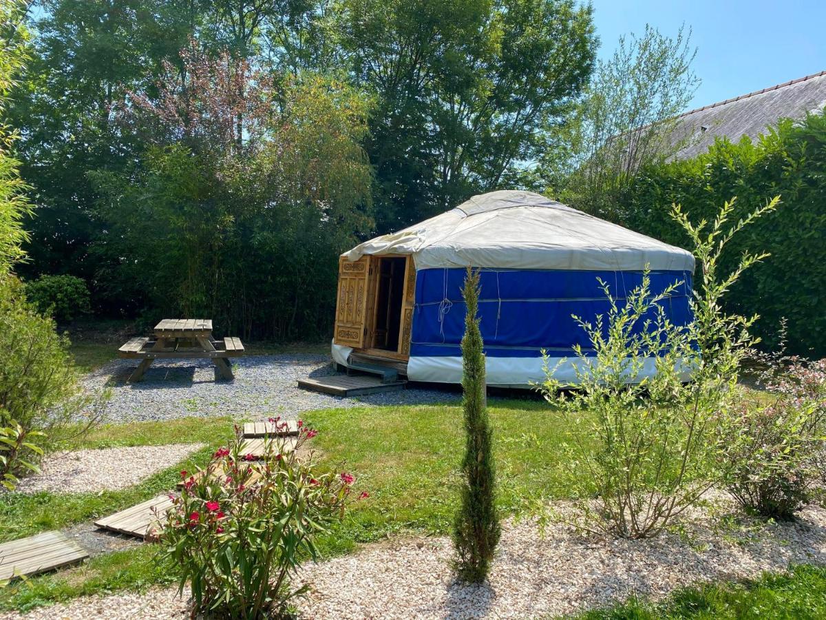 Les Yourtes Du Bearn - Domaine Des Deux Clos Bed & Breakfast Pontiacq-Viellepinte Eksteriør bilde