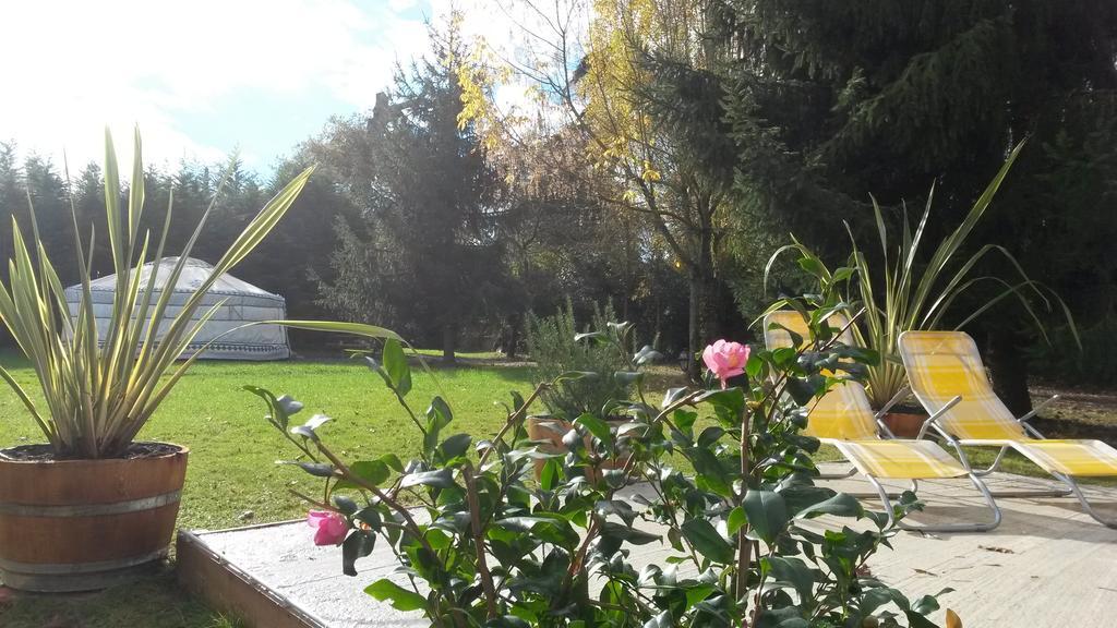 Les Yourtes Du Bearn - Domaine Des Deux Clos Bed & Breakfast Pontiacq-Viellepinte Eksteriør bilde